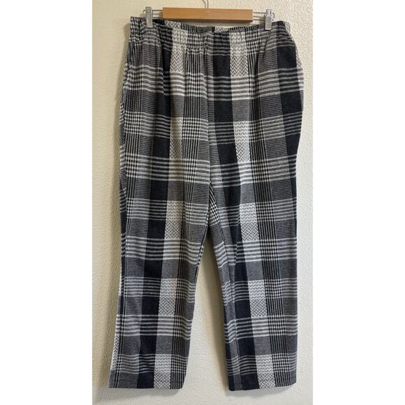 Lands’ End Women’s Size L Sport Knit Straight Leg Pull-On Gray Plaid Pants - Picture 1 of 9